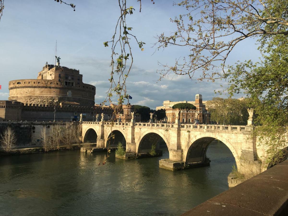 Una Finestra Su Castel Sant'Angelo Rome Exterior photo